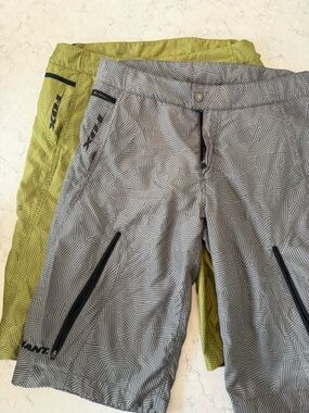 2 pairs size L Fox Men's Athletic Shorts in Gray and Olive